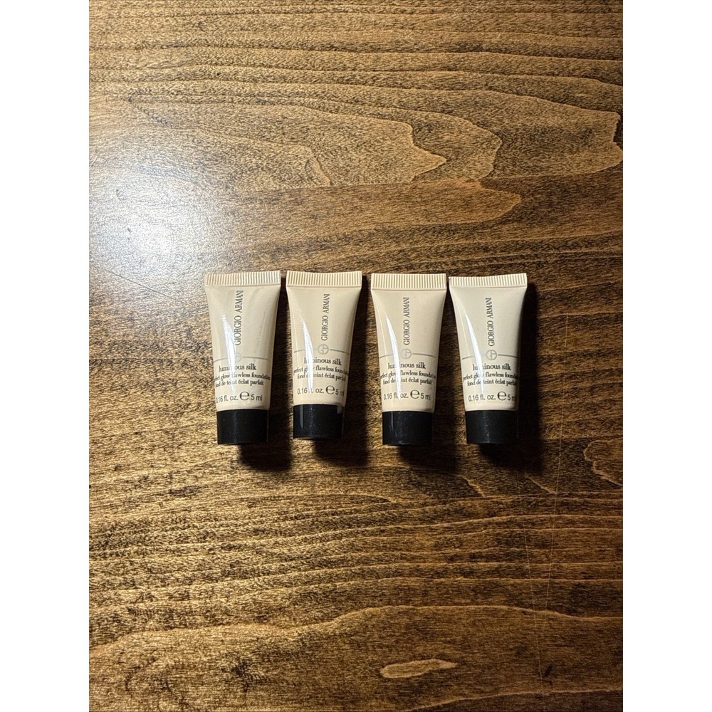 GIORGIO ARMANI - Set of 4 Luminous Silk Flawless Foundation Mini's Shade 14 & 9